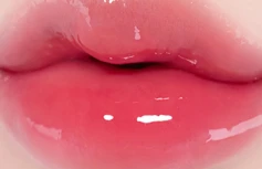Лёгкий глянцевый блеск для губ fwee 3D Voluming Gloss A04 Aengdu 30%