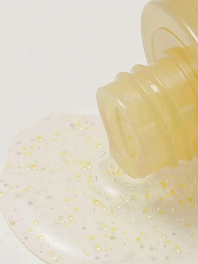 Осветляющая сыворотка с ниацинамидом Round Lab Vita Niacinamide Dark Spot Serum