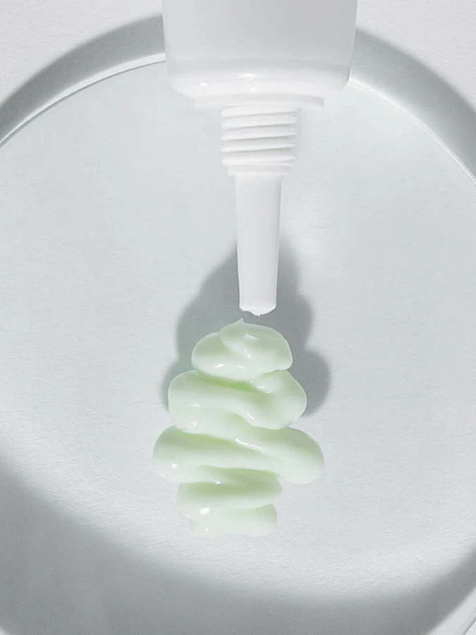 Восстанавливающий крем для век с экстрактом нони Celimax The Real Noni Ultimate Eye Cream