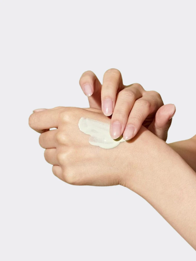 Солнцезащитный крем с чайным деревом Dr.Ceuracle Tea Tree Purifine Green Up Sun SPF50+ PA++++