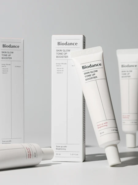 Витаминный осветляющий крем-база для лица Biodance Skin Glow Tone Up Booster Витаминный осветляющий крем-база для лица Biodance Skin Glow Tone Up Booster