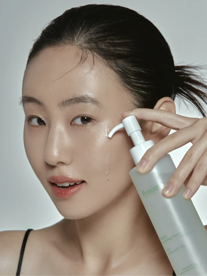 Успокаивающее гидрофильное масло с экстрактом хауттюйнии Fraijour Heartleaf Pore Melting Cleansing Oil