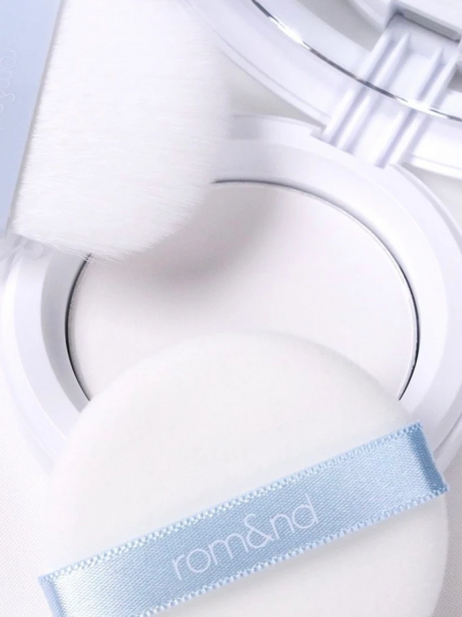 Спрессованная прозрачная матирующая пудра для лица rom&nd Better Than Finish