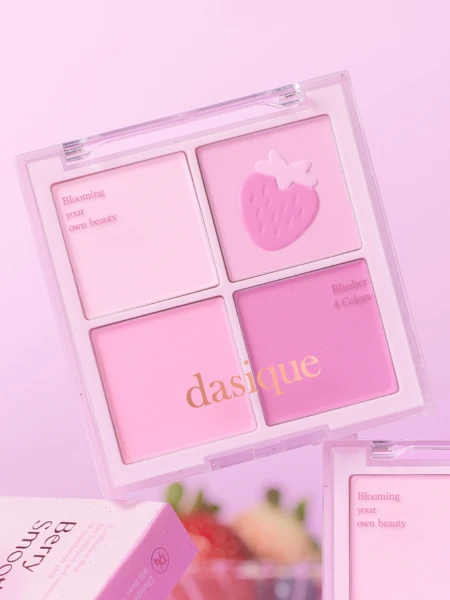 Палетка спрессованных румян в насыщенных ягодных оттенках Dasique Blending Mood Cheek #06 Berry Smoothie