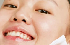 Укрепляющая эссенция с экстрактом черного чая innisfree Black Tea Youth Enhancing Essence