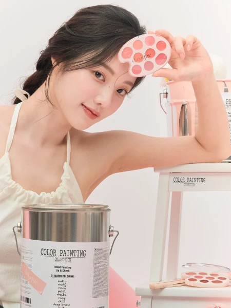 Универсальная кремовая палетка для губ и щёк Dasique Lip & Cheek Palette #02 Coral Coloring