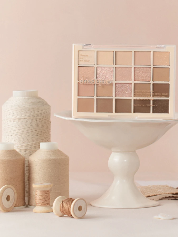 Большая палетка теней для век Dasique Mood Shadow Palette #01 Warm Basic