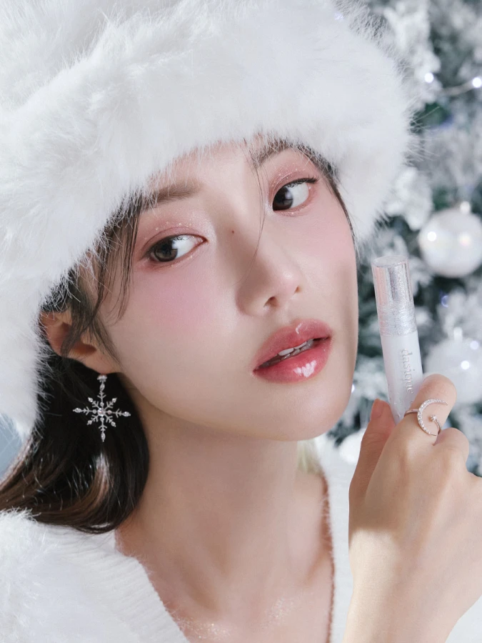 Прозрачный мерцающий блеск для губ Dasique Glowy Lipgloss Holiday Snowball