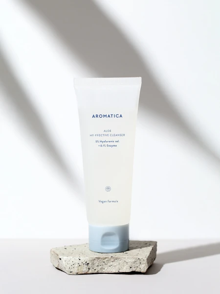 Мягкий гель для умывания с алоэ и энзимами Aromatica Aloe Hy-ffective Cleanser 5% Hyaluronic sol.+ 0.1% Enzyme