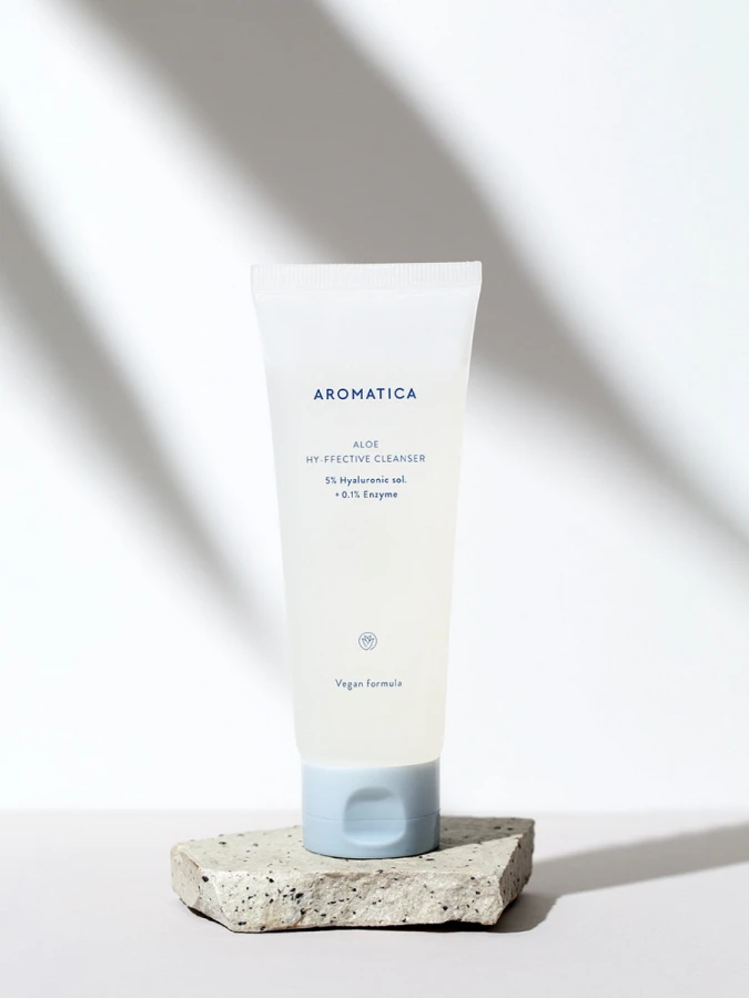 Мягкий гель для умывания с алоэ и энзимами Aromatica Aloe Hy-ffective Cleanser 5% Hyaluronic sol.+ 0.1% Enzyme