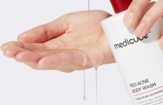 Противовоспалительный гель для душа с комплексом кислот Medicube Red Acne Body Wash 2.0