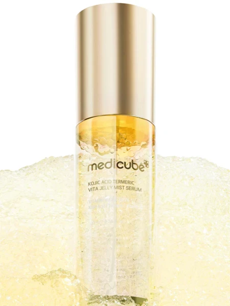 Осветляющий спрей-сыворотка для лица с витамином С Medicube Kojic Acid Turmeric Vitamin Gold Jelly Mist Serum