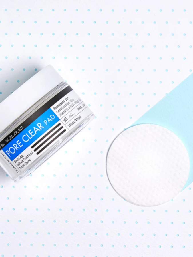 Отшелушивающие тонер-диски для сужения пор с экстрактом алоэ и комплексом кислот Derma Factory Pore Clear Pad