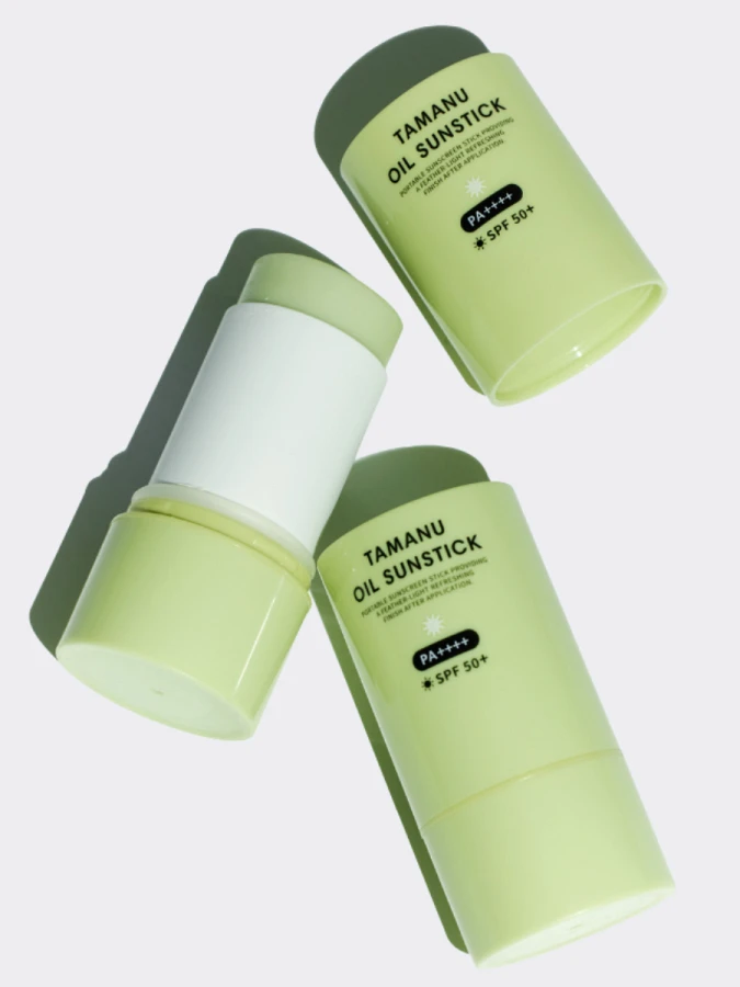 Солнцезащитный стик с маслом таману La’dor Tamanu Oil Sunstick SPF 50+ PA++++