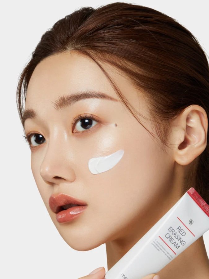 Осветляющий крем для выравнивания тона кожи Medicube Red Erasing Cream 2.0