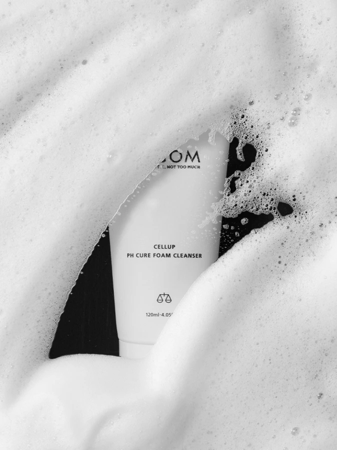 Мягкая пенка для умывания с нейтральным рН LAGOM Cellup pH Cure Foam Cleanser