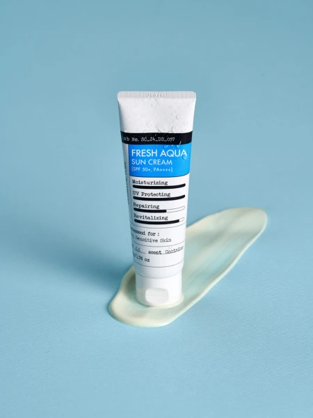 Легкий увлажняющий солнцезащитный крем Derma Factory Fresh Aqua Sun Cream SPF 50+ PA++++