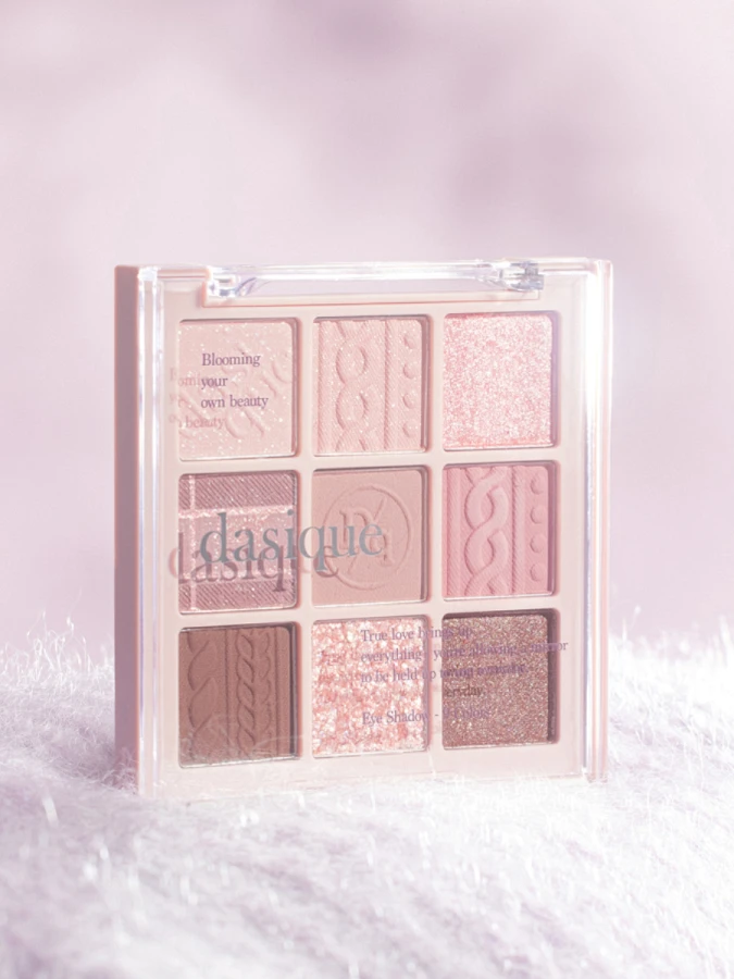 Палетка теней для век Dasique Shadow Palette #16 Violet Knit