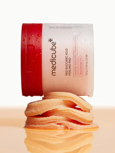 Противовоспалительные пилинг-пэды с янтарной кислотой Medicube Red Succinic Acid Peeling Pad Противовоспалительные пилинг-пэды с янтарной кислотой Medicube Red Succinic Acid Peeling Pad