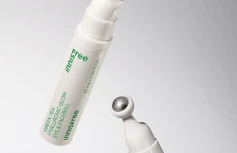 Сыворотка-роллер для кожи вокруг глаз с экстрактом зеленого чая innisfree Green Tea Hyaluronic Glow Eye & Face Ball