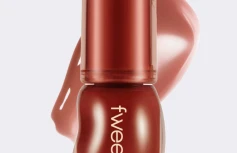 Лёгкий глянцевый блеск для губ fwee 3D Voluming Gloss A06 Scotch 30%