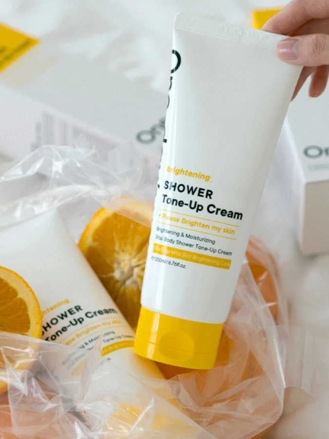 Витаминный осветляющий крем-маска для душа с фруктовыми экстрактами One-Day's You Brightening Shower Tone-Up Cream