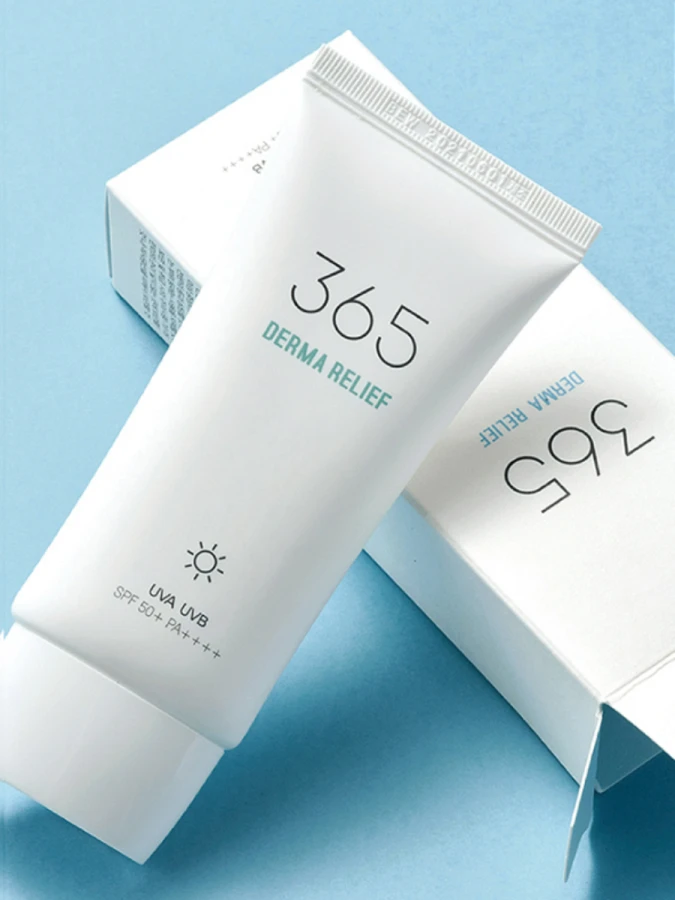 Успокаивающий солнцезащитный крем с растительными экстрактами Round Lab Derma Relief Sun Cream SPF50+ PA++++