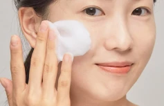 Смягчающая пенка для умывания с медовым экстрактом Papa Recipe Bombee Honey Moisture Facial Cleanser