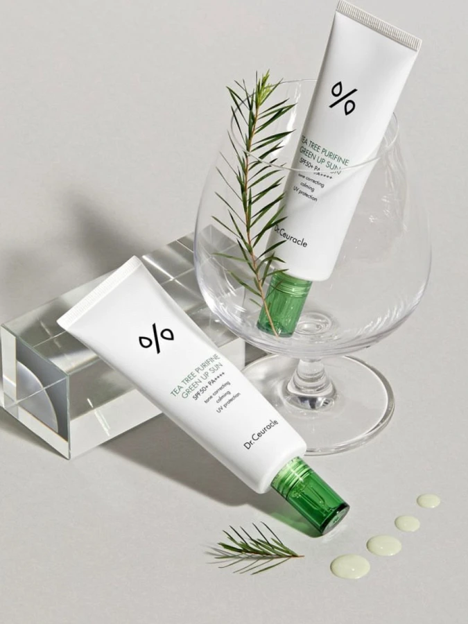 Солнцезащитный крем с чайным деревом Dr.Ceuracle Tea Tree Purifine Green Up Sun SPF50+ PA++++