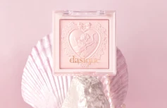 Сияющая пудра для лица в розовом оттенке Dasique Luxe Glow Highlighter #02 Pink Light