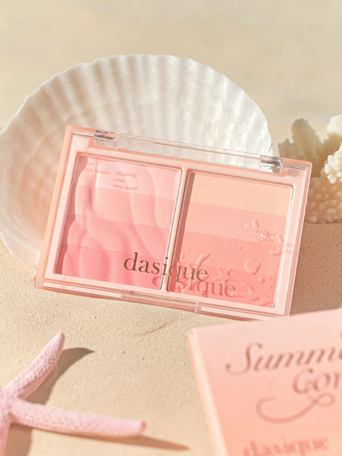 Двойная палетка спрессованных градиентных румян коралловых оттенках Dasique Blending Layer Cheek #01 Summer Coral