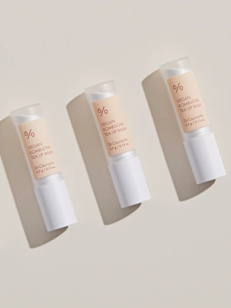 Питательный бальзам для губ с экстрактом комбучи Dr.Ceuracle Vegan Kombucha Tea Lip Balm