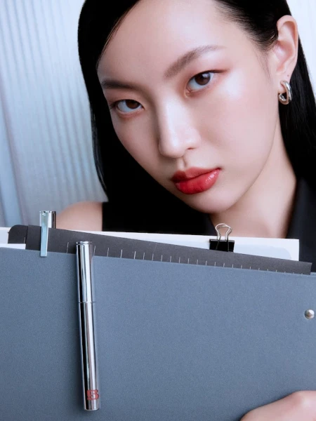 Сияющий тинт для губ с глянцевым финишем BRAYE Thin Glow Tint 05 Renown