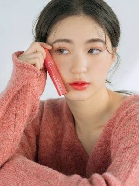 Сочный глянцевый пигмент для губ с коралловым оттенком личи rom&nd Juicy Lasting Tint 09 Litchi Coral