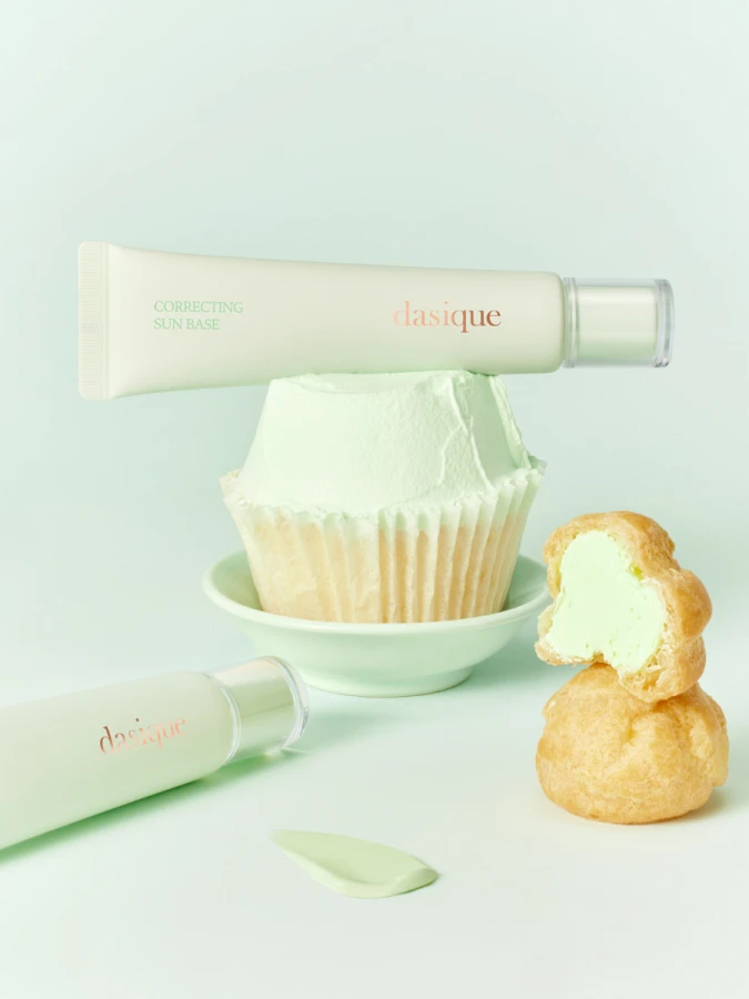Солнцезащитная база под макияж с коррекцией тона Dasique Correcting Sun Base #02 Cica Green SPF 50+ PA+++