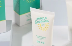 Успокаивающая солнцезащитная эссенция DR.F5 Heartleaf Calming Sun Essence SPF50+ PA++++
