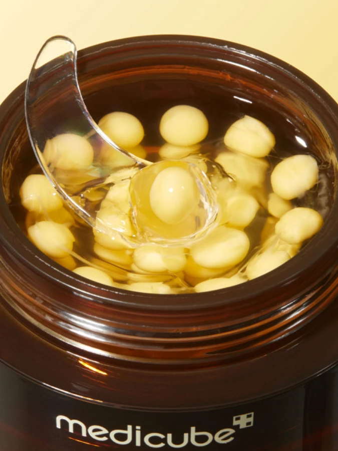 Осветляющий капсульный крем для лица витамином С Medicube Deep Vita C Capsule Cream