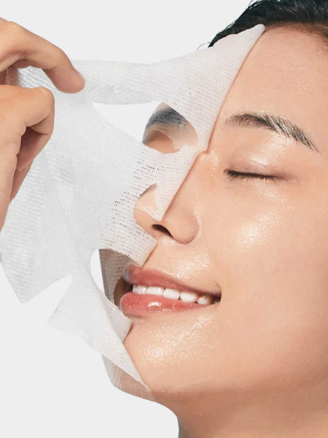 Успокаивающая тканевая маска для лица с экстрактом полыни IsNtree Mugwort Calming Gauze Mask