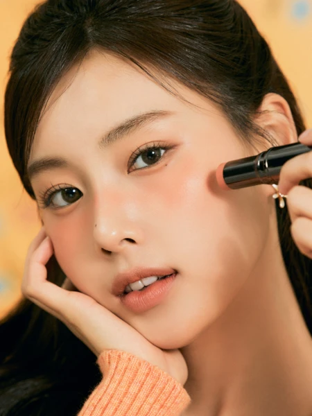 Мультифункциональный стик для макияжа в персиковом оттенке Ma:nyo Factory No Mercy Spell Mood Stick 01 Deaeseo Peach