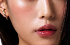 Румяна в ярко-красном оттенке TFIT Fluffy Velvet Cushion Blush R01 Bright Red