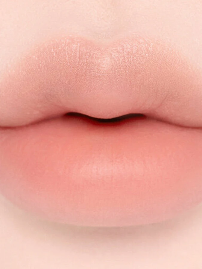 Мягкий карандаш для губ Dasique Mood Blur Lip Pencil #03 Peach Cream