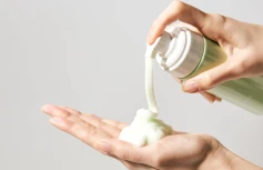 Балансирующая пенка для умывания с экстрактом юдзу и цинком VVBETTER Jeju Yuja Balancing Bubble Cleanser