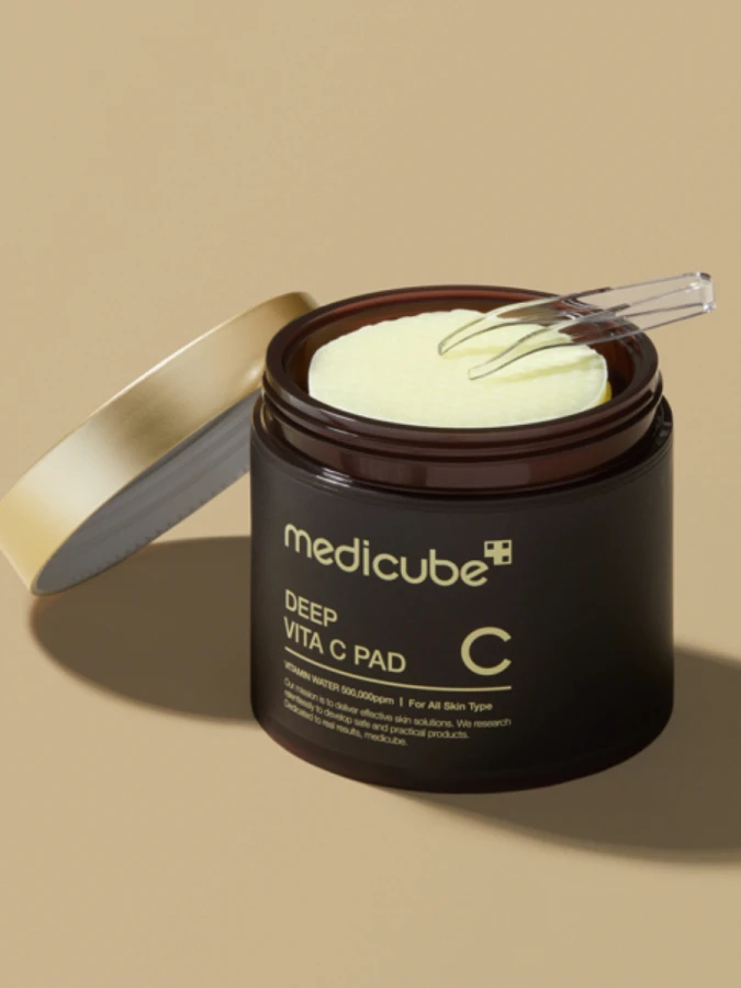 Осветляющие тонер-пэды с витамином С Medicube Deep Vita C Pad