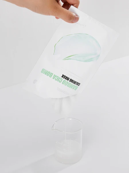 Успокаивающая маска с центеллой и бамбуком MEDI-PEEL Bamboo Cica Bomb Calming Mask Успокаивающая маска с центеллой и бамбуком MEDI-PEEL Bamboo Cica Bomb Calming Mask
