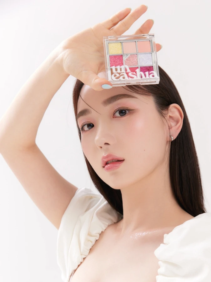 Палетка теней для век UNLEASHIA Glitterpedia Eye Palette N°7 All of Peach Ade