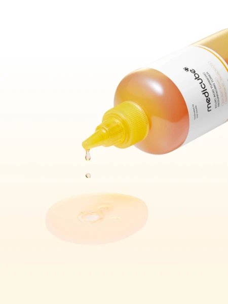 Отшелушивающий тонер с кислотами и экстрактом куркумы Medicube Kojic Acid Turmeric Resurfacing Toner