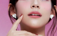 Двойные мягкие румяна с муссовой текстурой fwee Mellow Dual Blush PK01 Love Me Highkey