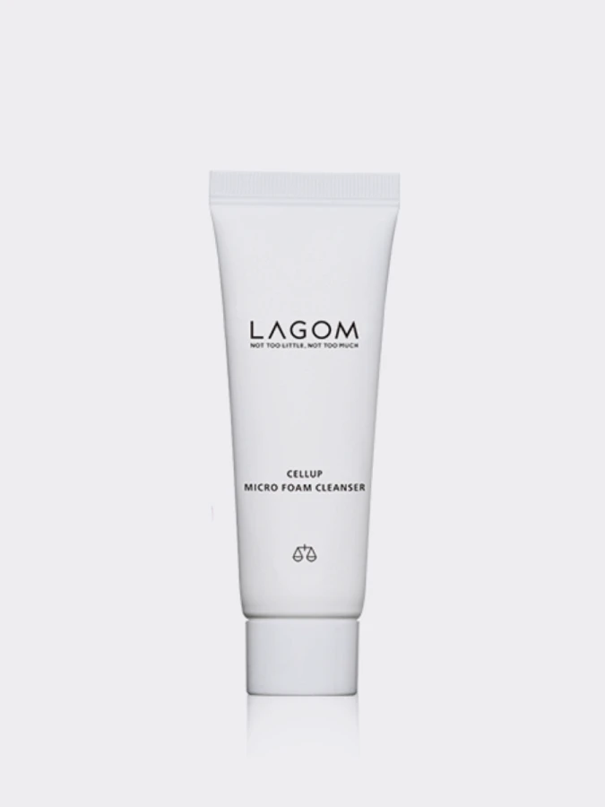 Очищающая пенка для умывания с растительными экстрактами TRAVEL LAGOM Cellup Micro Foam Cleanser