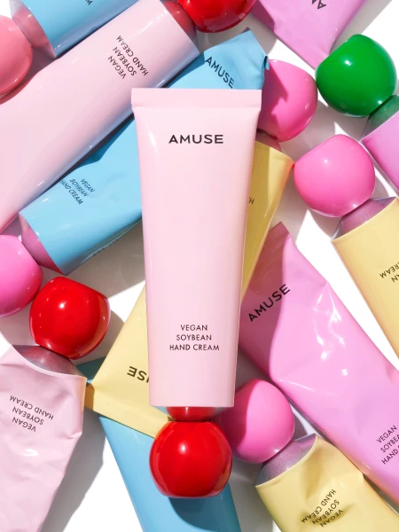 Увлажняющий крем для рук с ароматом персика AMUSE Vegan Soybean Handcream Love