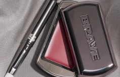 Карманная кисть для макияжа губ в тёмном корпусе BRAYE Pocket Lip Brush Dark Silver